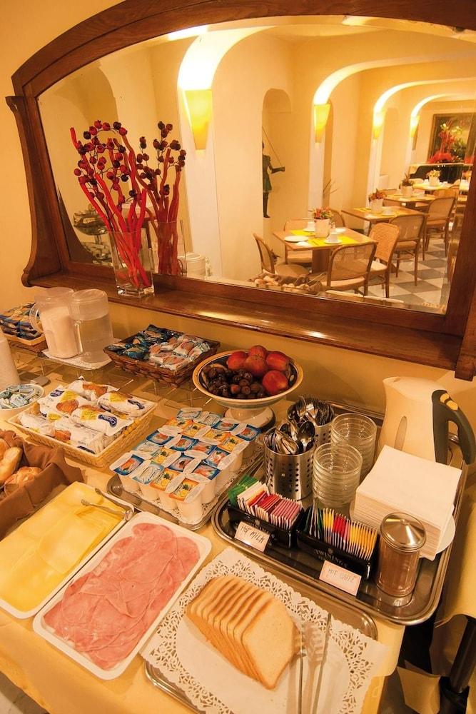 Hotel Novecento Roma Ngoại thất bức ảnh